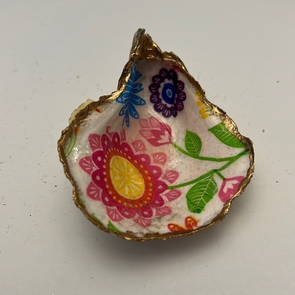 Handmade Oyster Art Shell Trinket Vanity Ring Dish Flowers - Picture 3 of 6